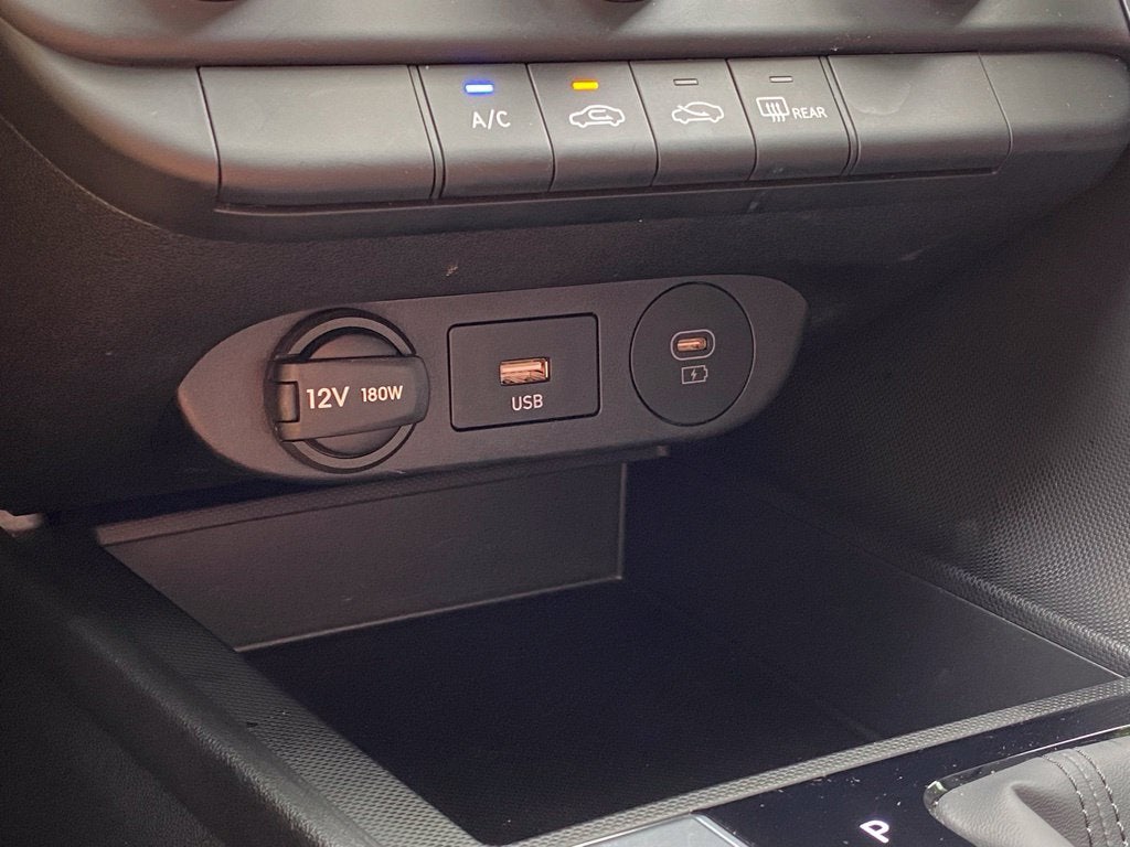 2025 Hyundai ELANTRA SE - CLEAN CARFAX / ONE OWNER