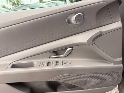 2023 Hyundai ELANTRA SEL Fluid Metal