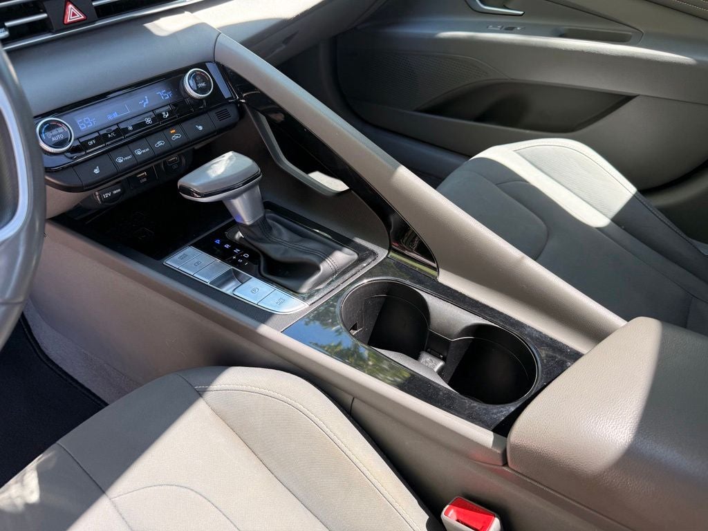 2022 Hyundai ELANTRA SEL CLEAN