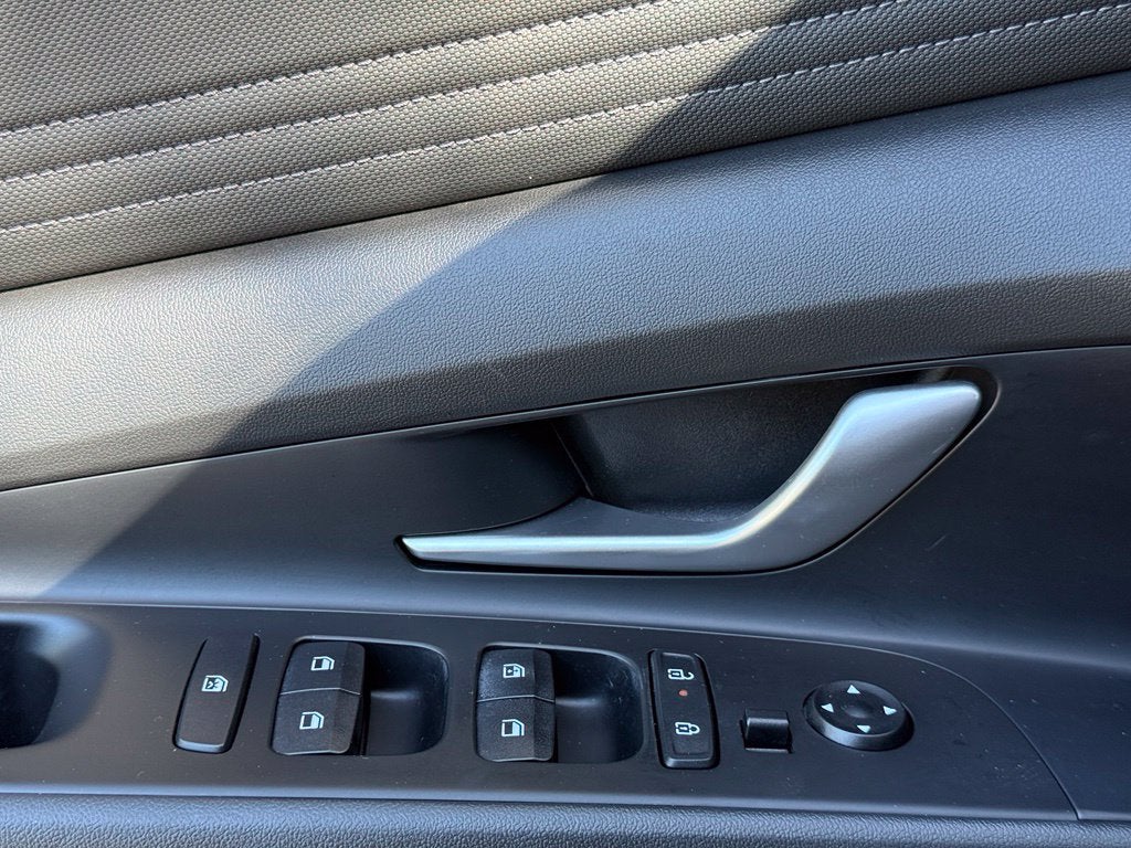 2024 Hyundai ELANTRA Limited - HYUNDAI CPO / CLEAN CARFAX / SUNROOF