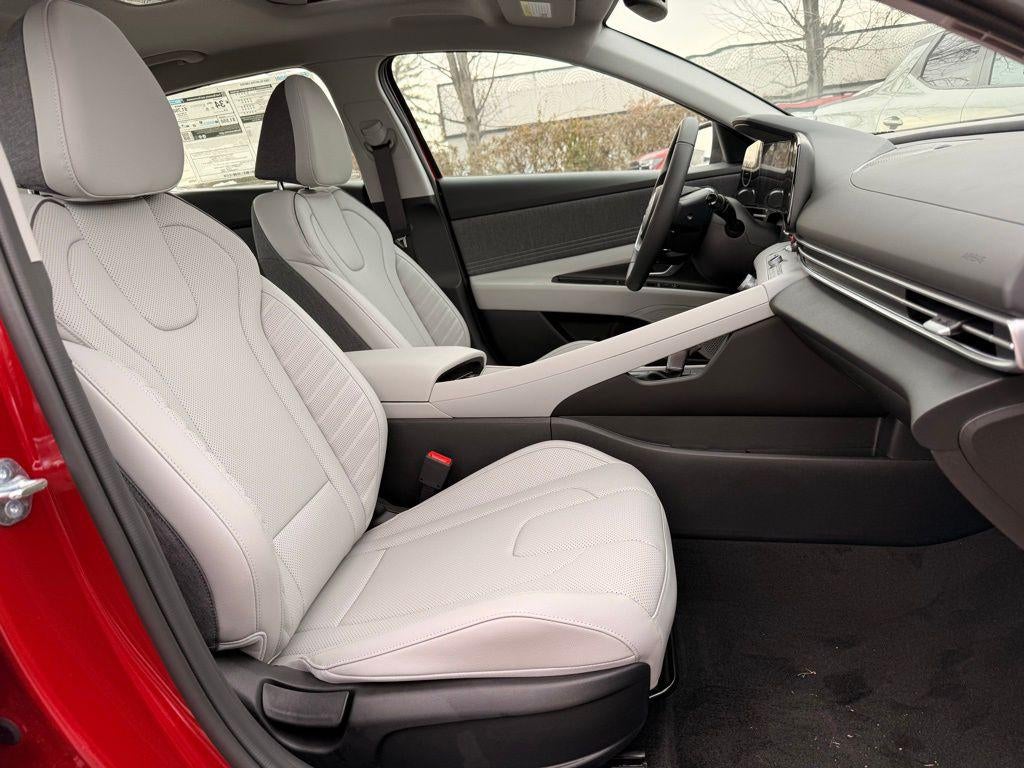 2025 Hyundai ELANTRA Limited
