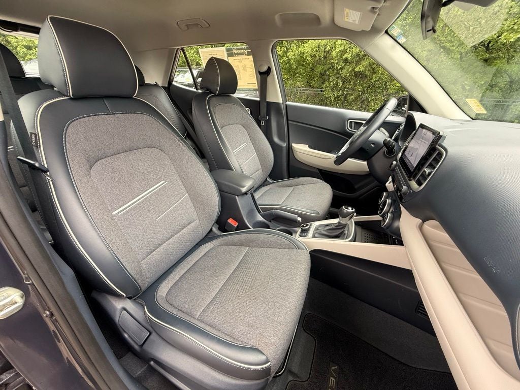 2023 Hyundai VENUE Limited ONE OWNER CLEAN CARFAX