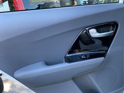2022 Kia Niro LXS NICE CAR