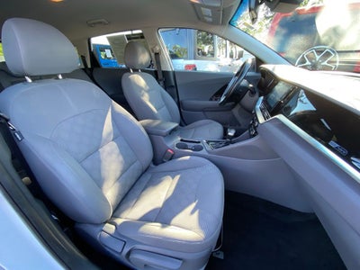 2022 Kia Niro LXS NICE CAR