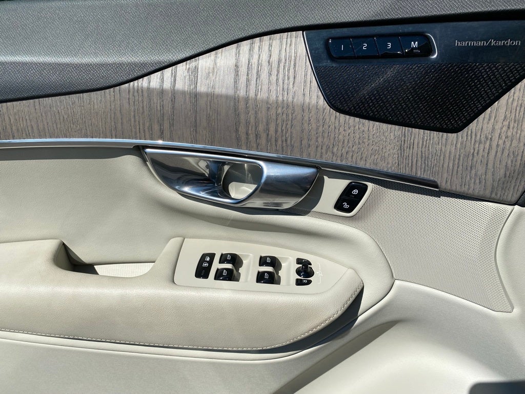 2023 Volvo XC90 Recharge Plug-In Hybrid T8 Plus Bright Theme 7 Passenger