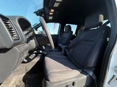 2023 Nissan Frontier SV