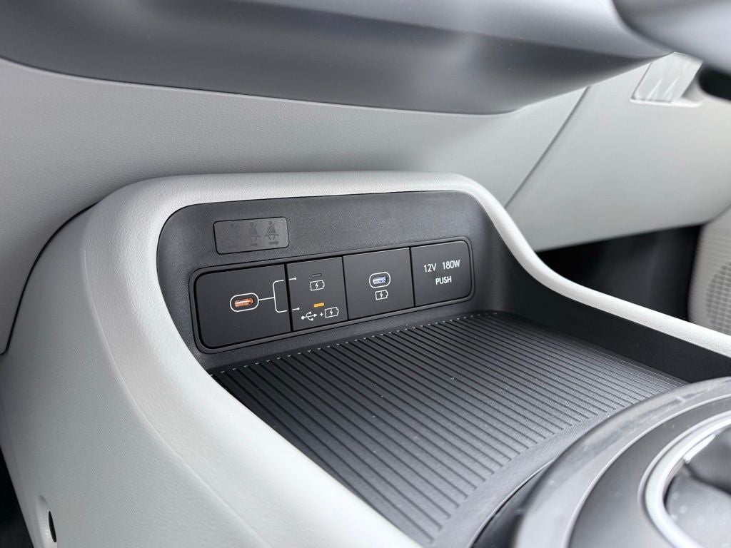 2026 Hyundai KONA SE FWD