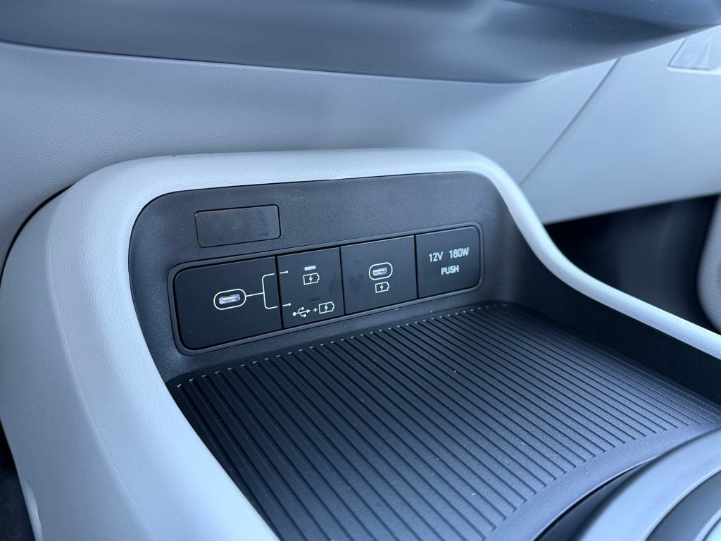 2026 Hyundai KONA SE FWD