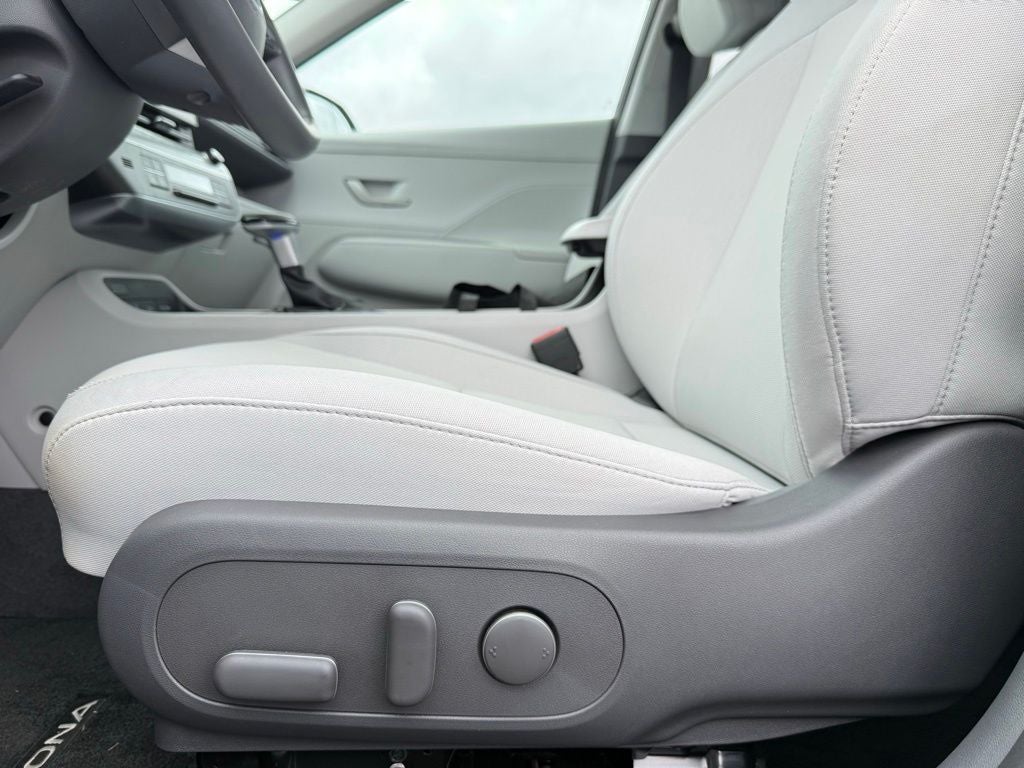 2025 Hyundai KONA SEL FWD