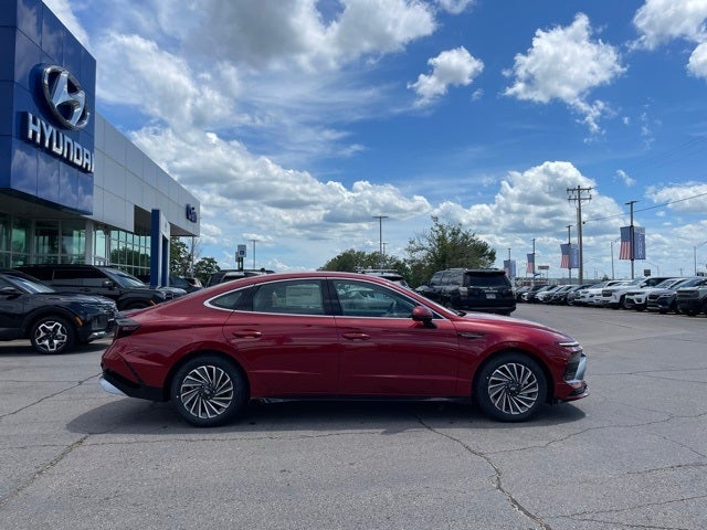 2025 Hyundai SONATA HYBRID SEL