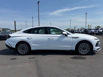 2026 Hyundai SONATA HYBRID SEL