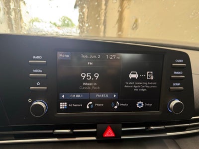 2026 Hyundai ELANTRA SE