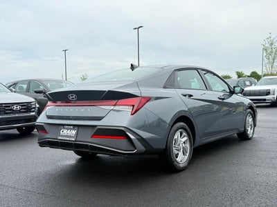 2026 Hyundai ELANTRA SE