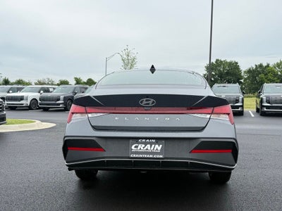 2026 Hyundai ELANTRA SE