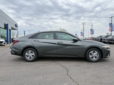 2026 Hyundai ELANTRA SE