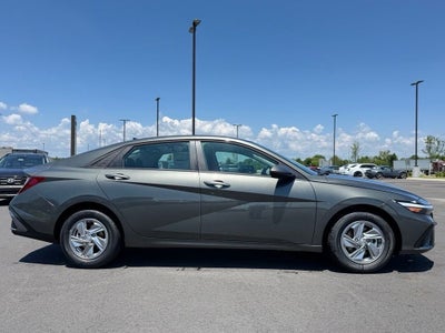 2026 Hyundai ELANTRA SE
