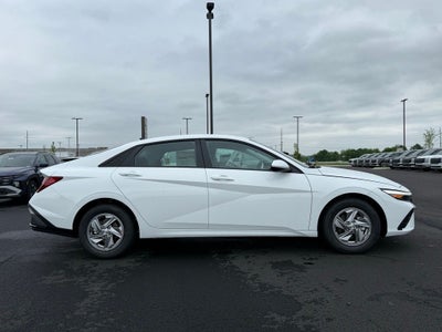 2026 Hyundai ELANTRA SE