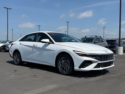 2024 Hyundai ELANTRA SEL