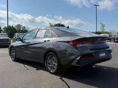 2024 Hyundai ELANTRA SEL