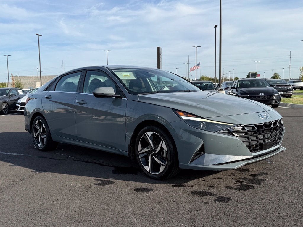 2022 Hyundai ELANTRA SEL