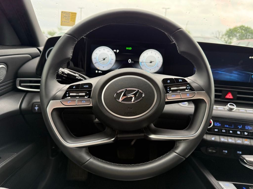 2023 Hyundai ELANTRA SEL