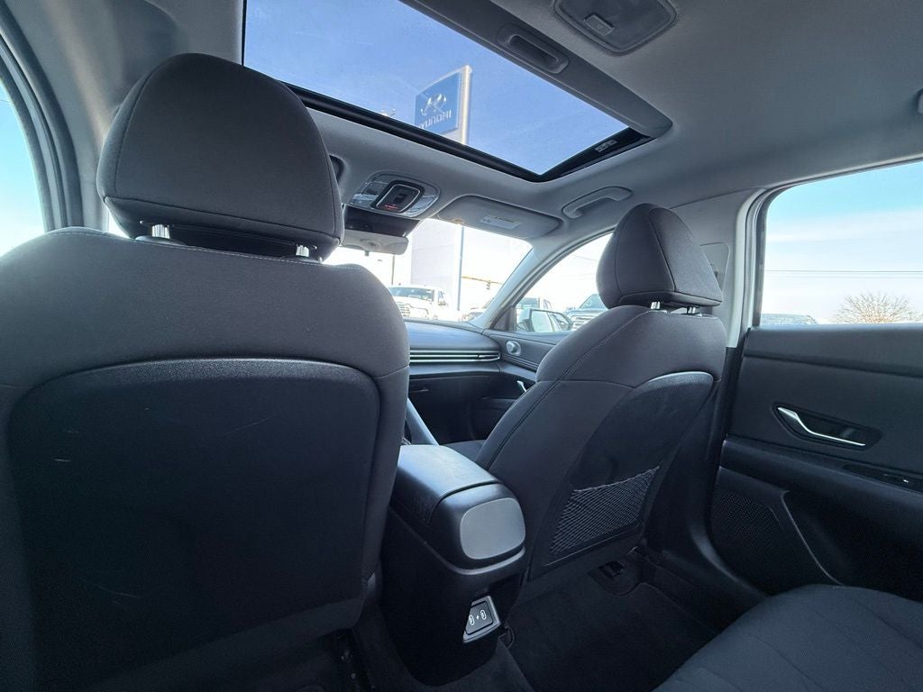 2024 Hyundai ELANTRA SEL 1 OWNER CLEAN CAR FAX