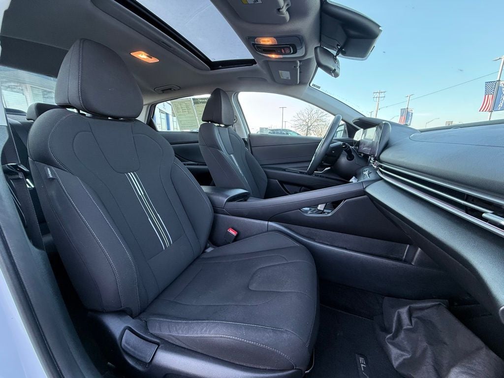 2024 Hyundai ELANTRA SEL 1 OWNER CLEAN CAR FAX