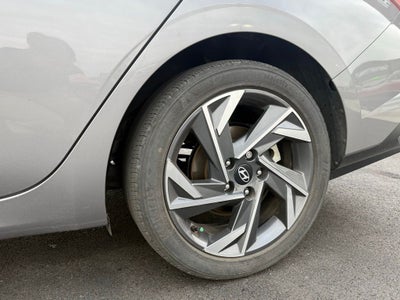 2024 Hyundai ELANTRA SEL Convenience Pack