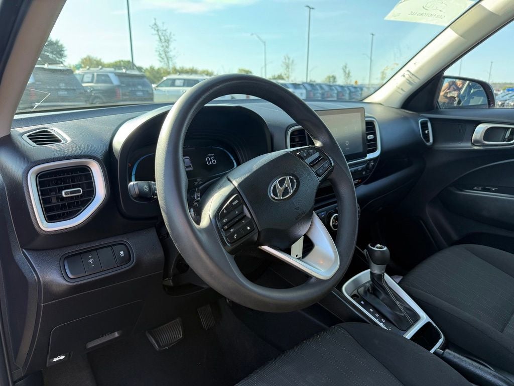 2023 Hyundai VENUE SE