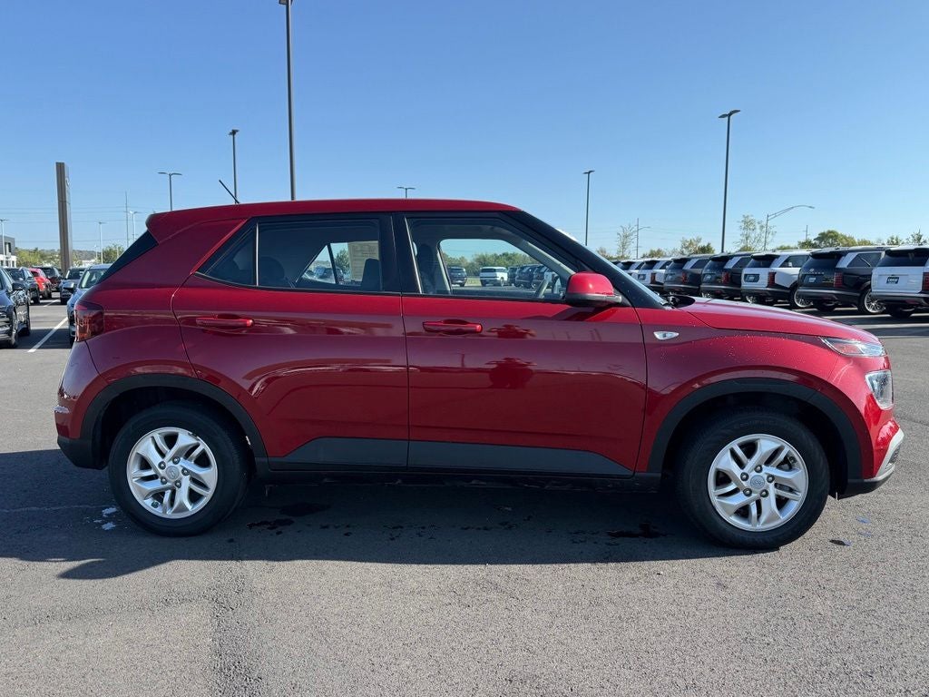 2023 Hyundai VENUE SE