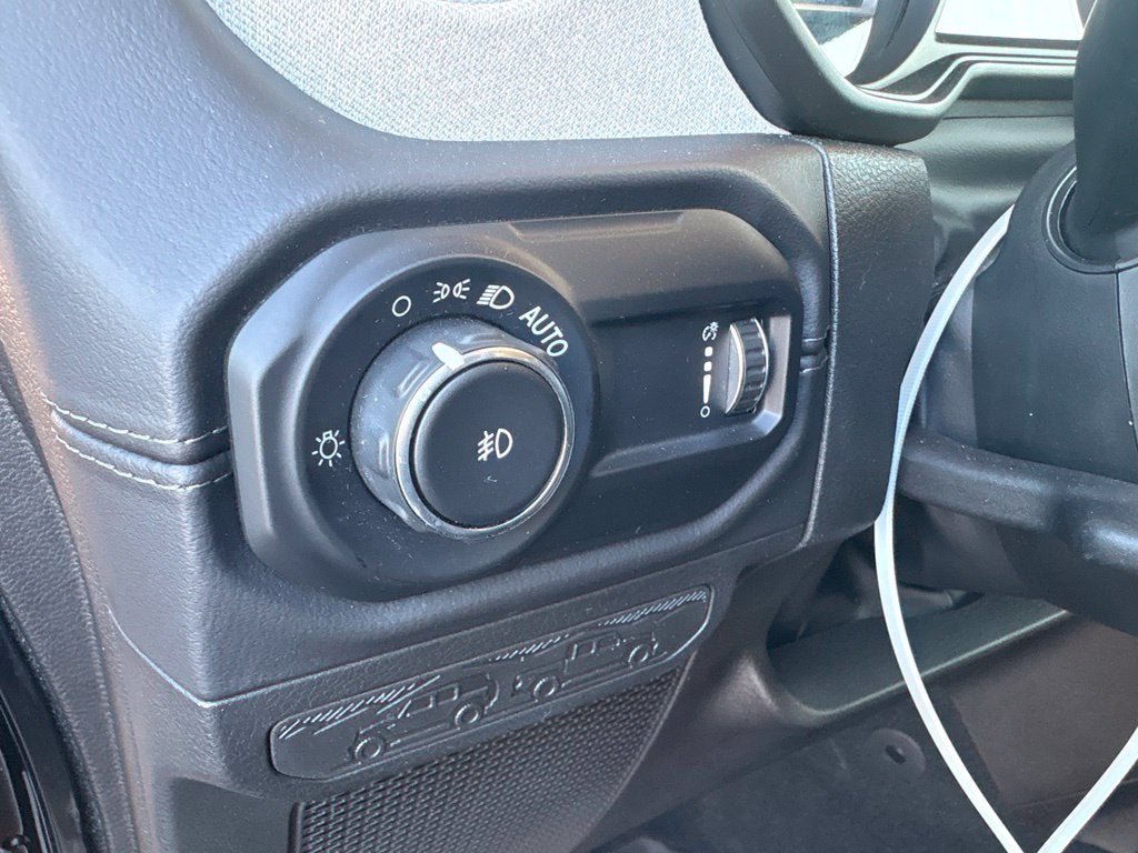 2024 Jeep Wrangler 4-Door Sahara - Photo 13