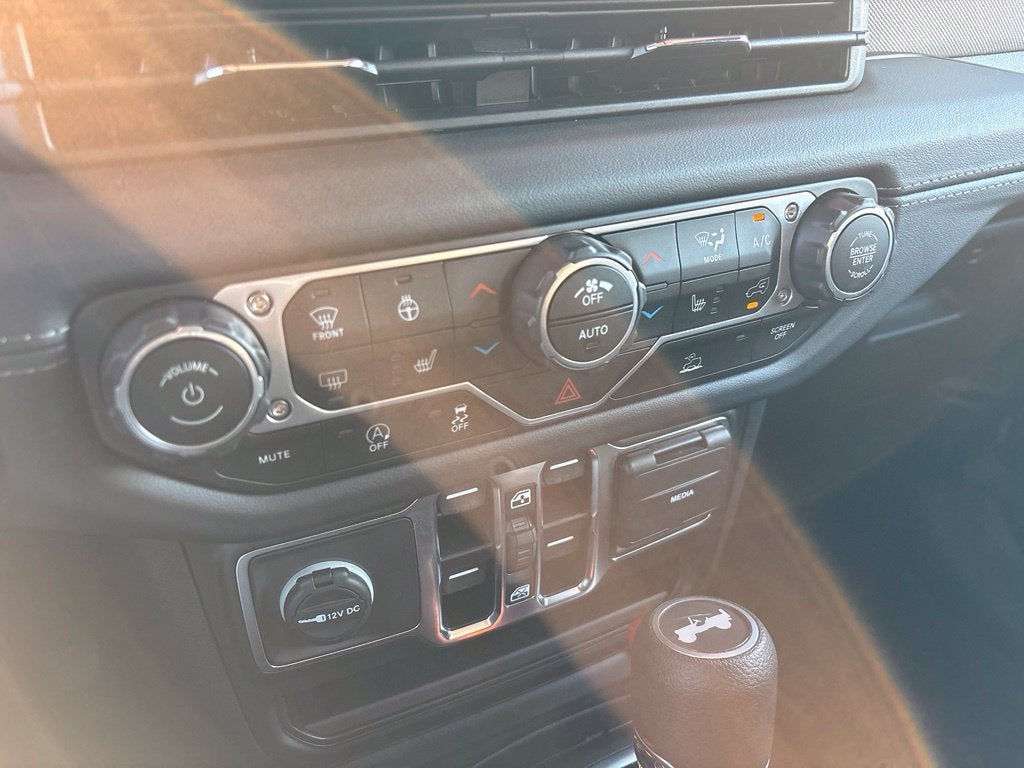 2024 Jeep Wrangler 4-Door Sahara - Photo 18