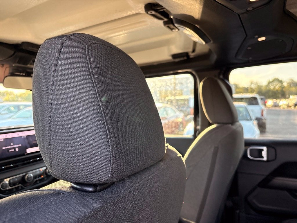 2024 Jeep Wrangler 4-Door Sahara - Photo 26