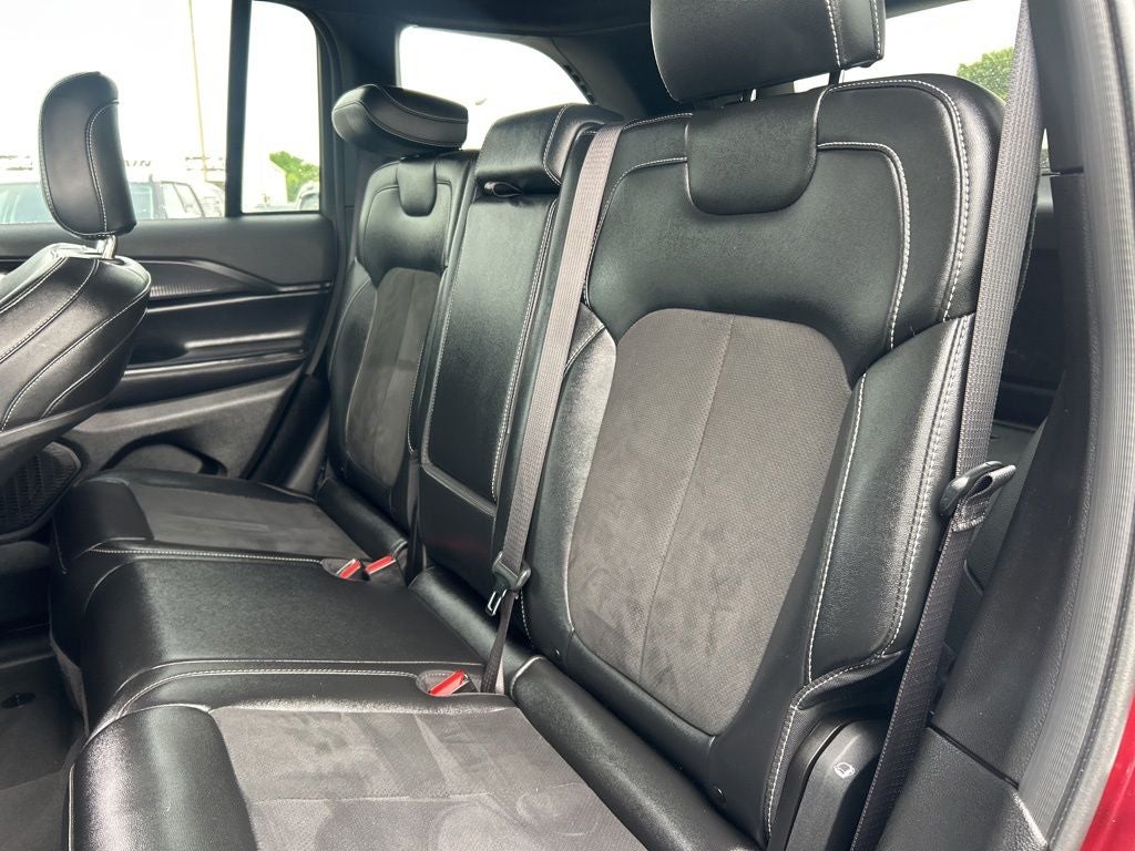 2024 Jeep Grand Cherokee Altitude 1-Owner / Clean Carfax / Altitude Appearance Pkg