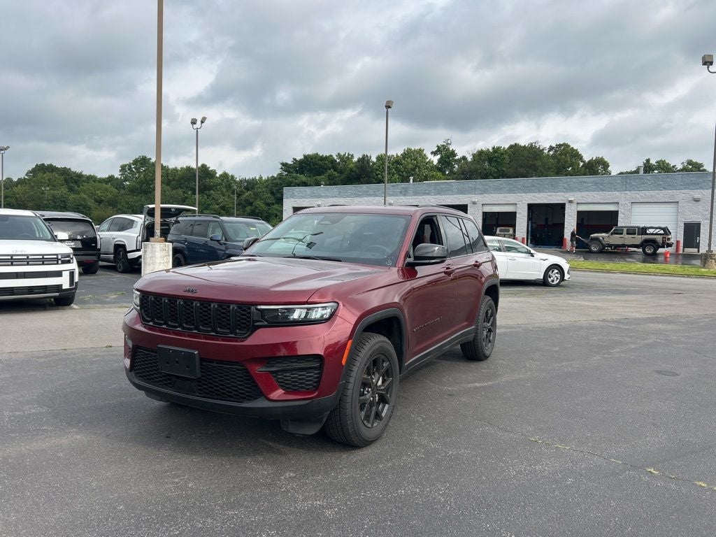 2024 Jeep Grand Cherokee Altitude 1-Owner / Clean Carfax / Altitude Appearance Pkg