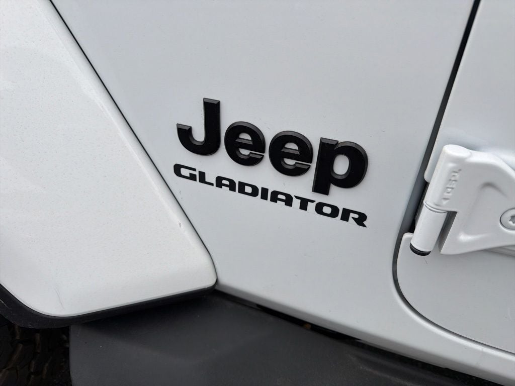 2022 Jeep Gladiator Sport