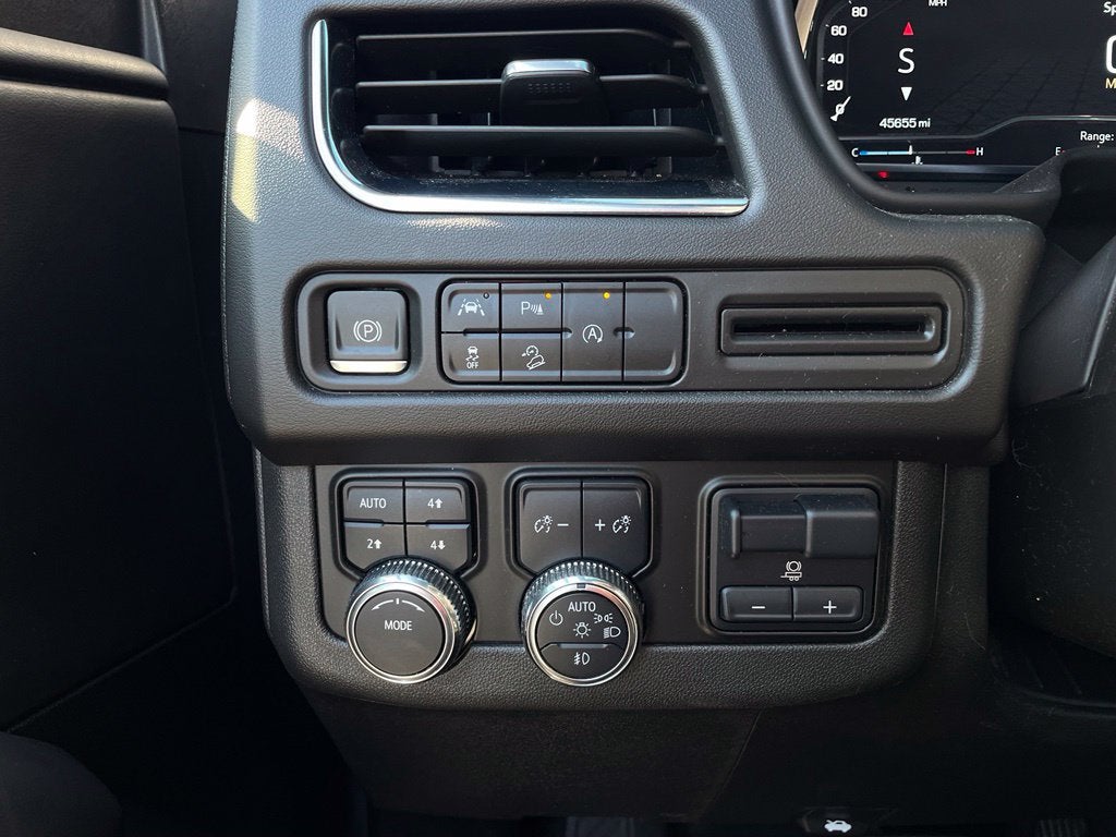 2023 GMC Yukon AT4 - Photo 12