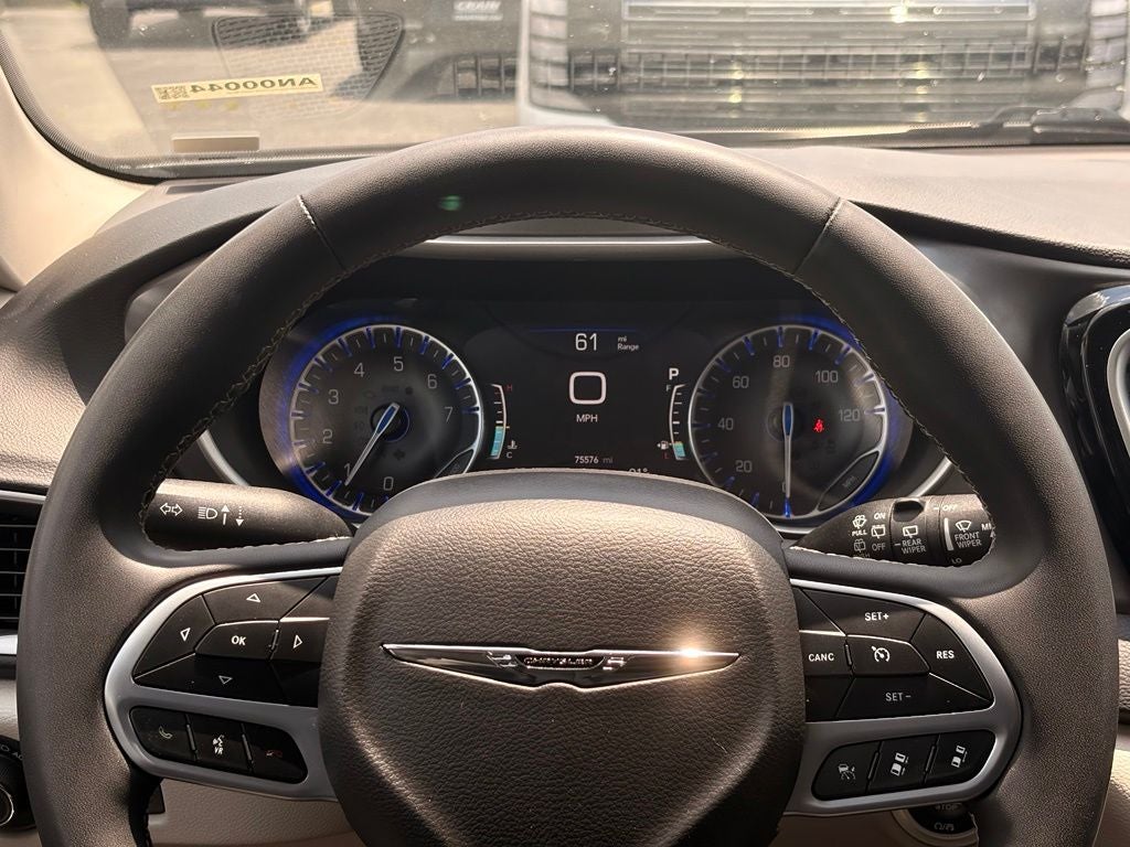 2023 Chrysler Pacifica Touring L - Photo 15