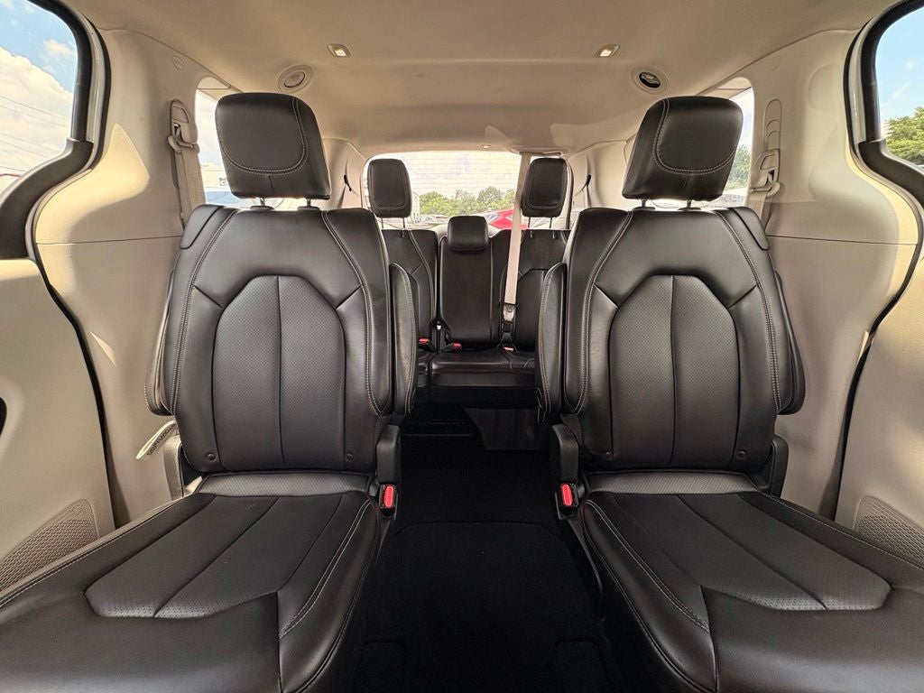 2023 Chrysler Pacifica Touring L - Photo 30