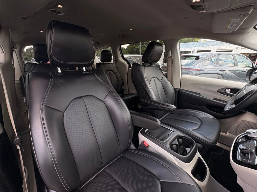 2023 Chrysler Pacifica Touring L - Photo 31
