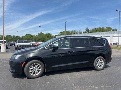 2022 Chrysler Voyager LX 1-Owner / Power Liftgate / Apple CarPlay/Android A