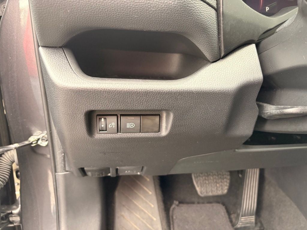 2024 Toyota RAV4 XLE - Photo 13