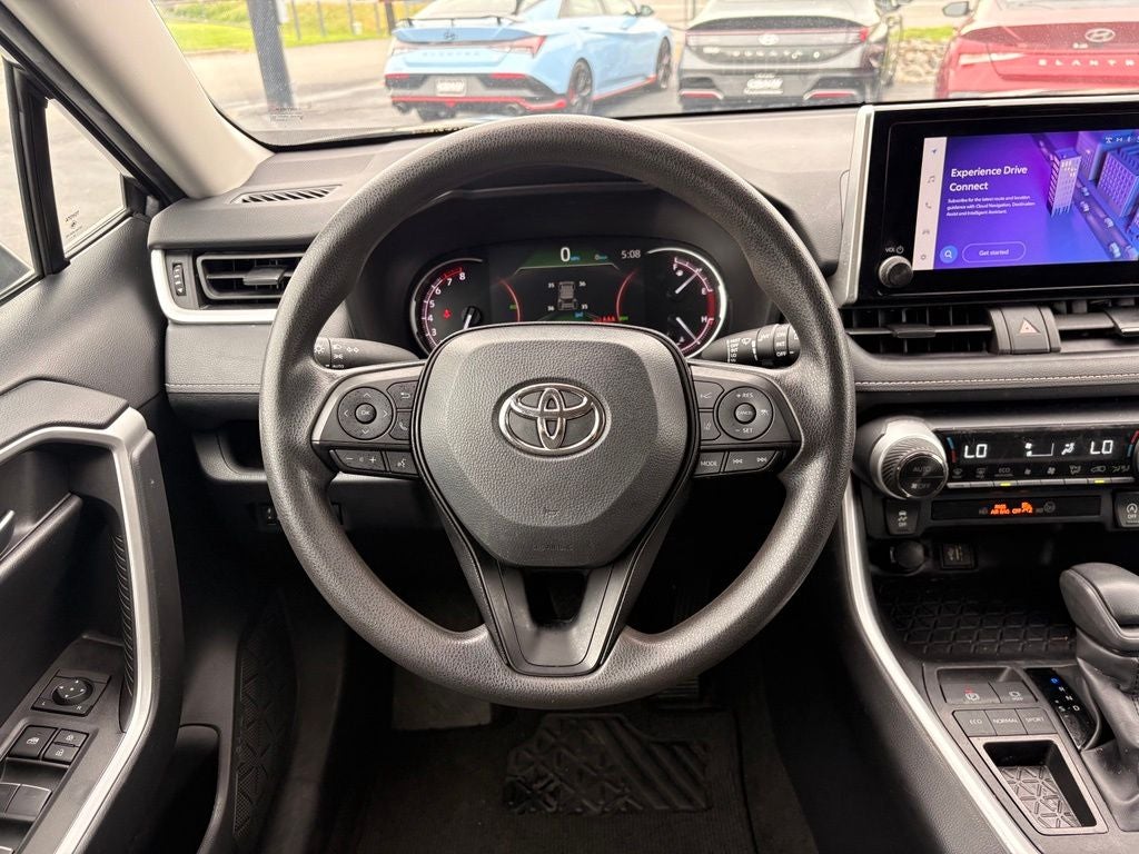 2024 Toyota RAV4 XLE - Photo 14