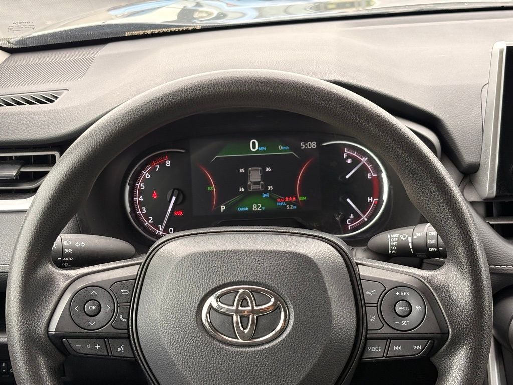 2024 Toyota RAV4 XLE - Photo 15