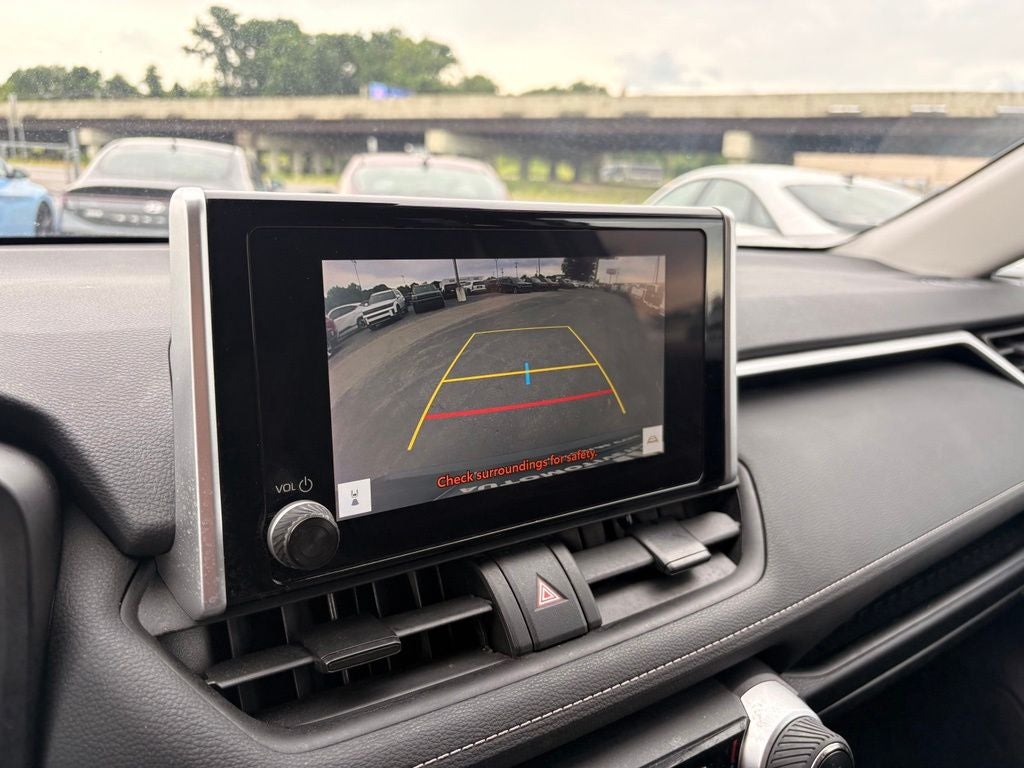 2024 Toyota RAV4 XLE - Photo 17