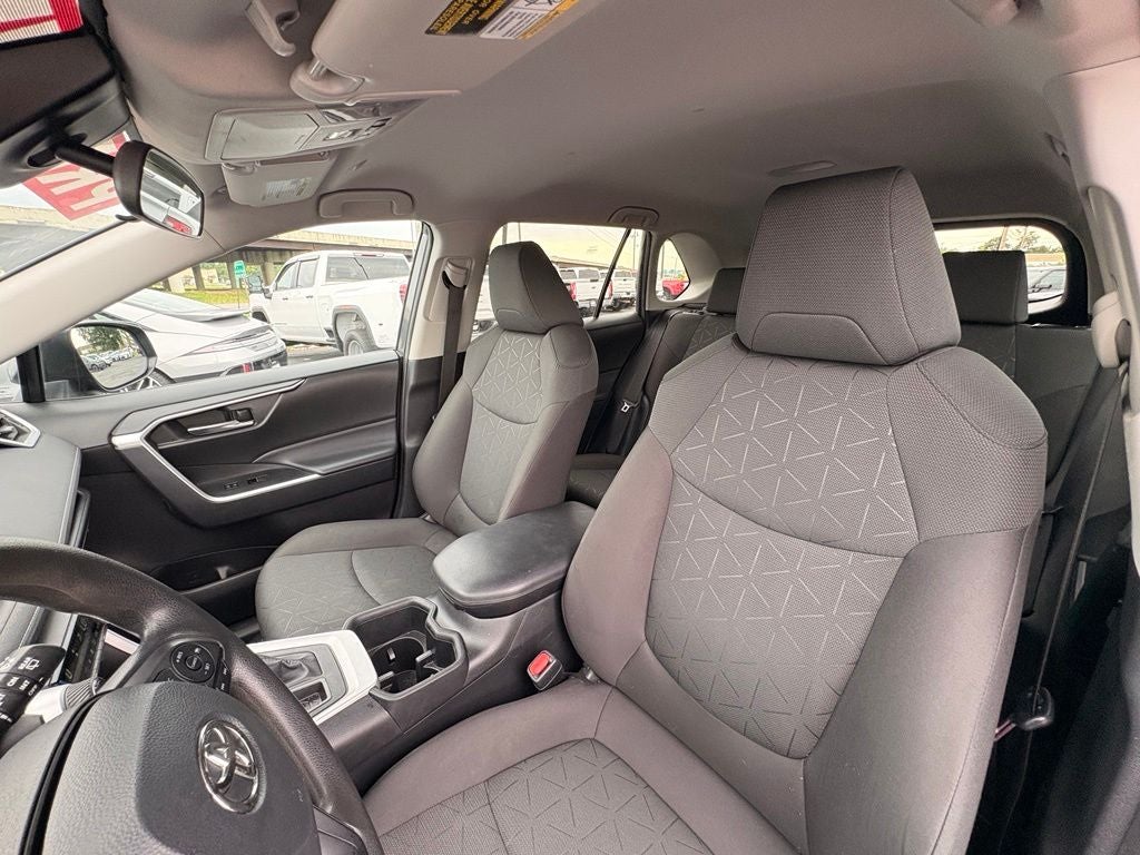 2024 Toyota RAV4 XLE - Photo 22