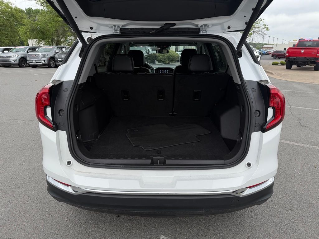 2024 GMC Terrain SLT - Photo 9