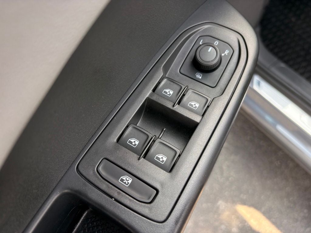 2024 Volkswagen Taos SE - Photo 12