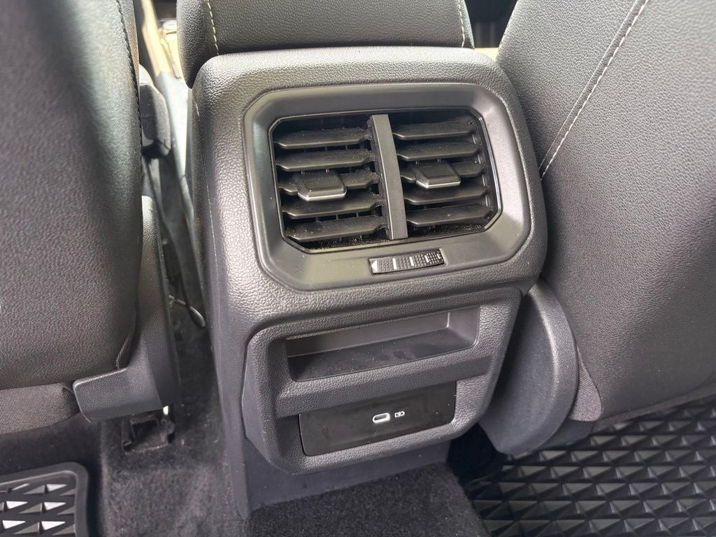 2024 Volkswagen Taos SE - Photo 28