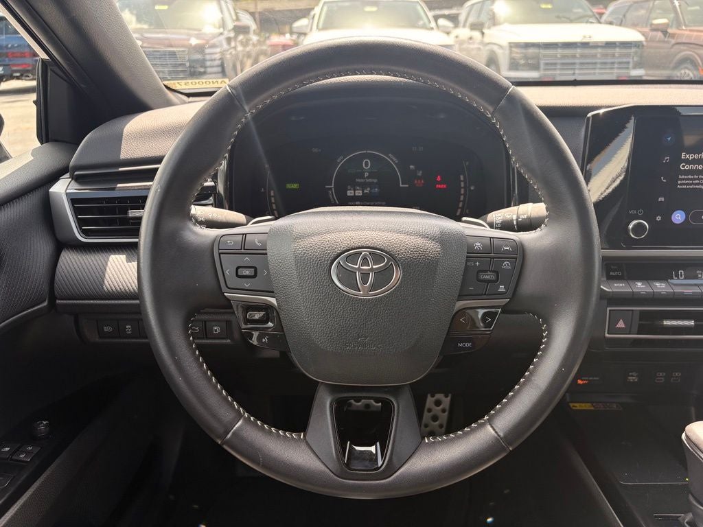 2025 Toyota Camry SE - Photo 13